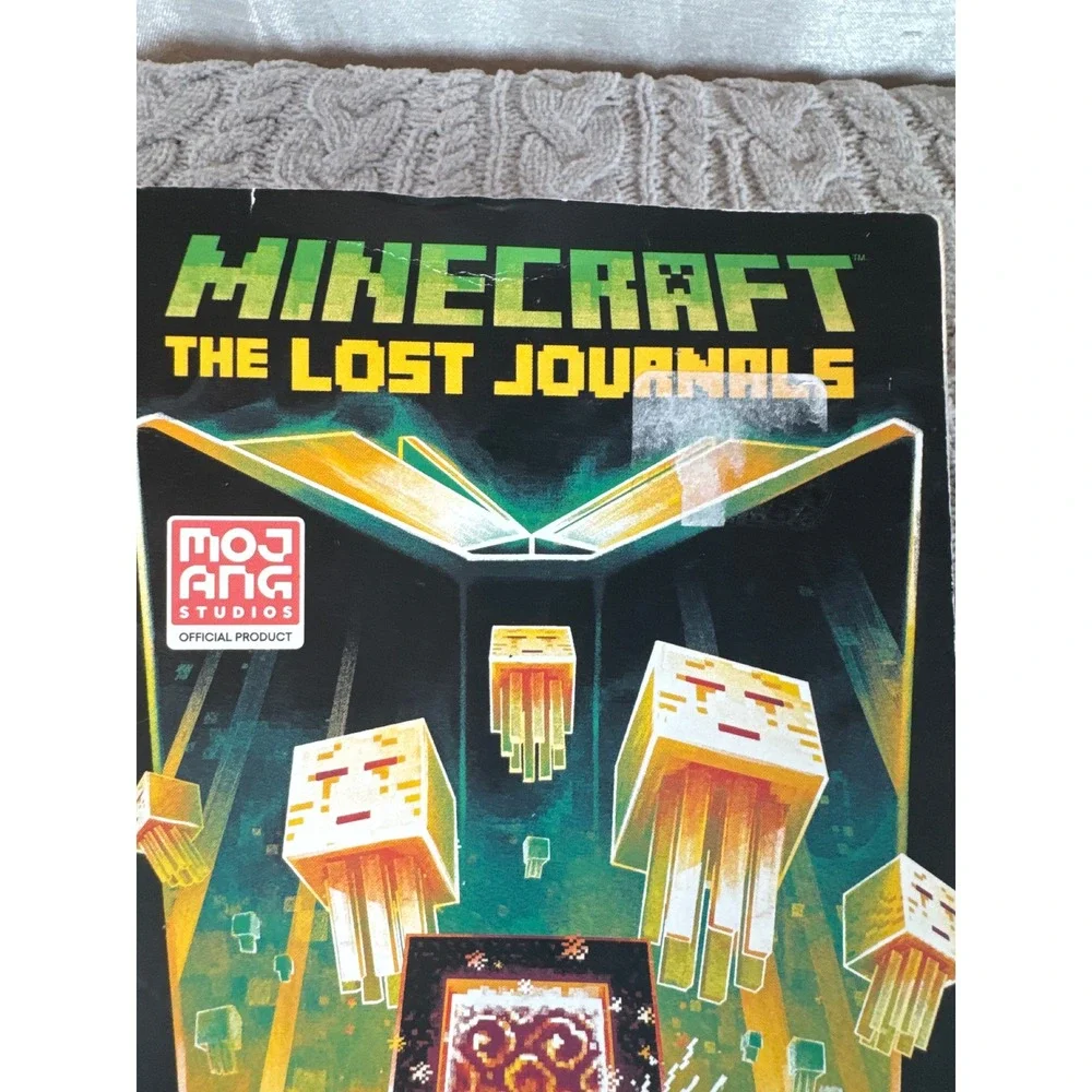 Minecraft Essential Handbook‎ Combat Handbook and The Lost Journals Book Set